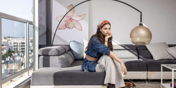 אלישבע אמזלג. צילום: אבישג שאר-ישוב אלישבע אמזלג. צילום: אבישג שאר-ישוב