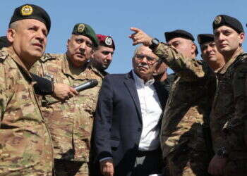 דיווחים סותרים: האם לבנון באמת תפרק את חיזבאללה מנשקו