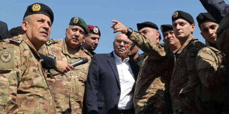 דיווחים סותרים: האם לבנון באמת תפרק את חיזבאללה מנשקו