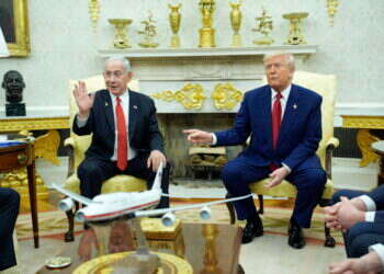 "עם כל ההערכה לתמיכה האמריקנית, האחריות לריבונות היא שלנו". טראמפ ונתניהו בחדר הסגלגל, השבוע. צילום: EPA