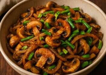 סלט פטריות חם. צילום: יחצ חלי ממן סלטים לעל האש שישדרגו לכם את המנגל