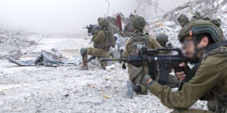 לוחמי צה על הקרקע ומהאוויר: צה"ל מרחיב את הלחימה לעומק רצועת עזה