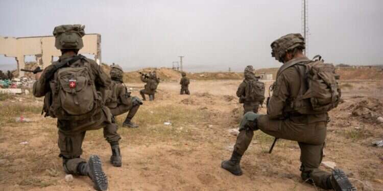 3 אוגדות בקרקע ועשרות תקיפות מהאוויר: היממה האחרונה בעזה