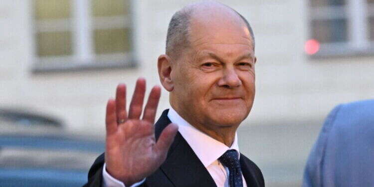 קאנצלר גרמניה, אולף שולץ. צילום: AFP אחרי שתמכו בחמאס: גרמניה תגרש 3 אירופים ואמריקני