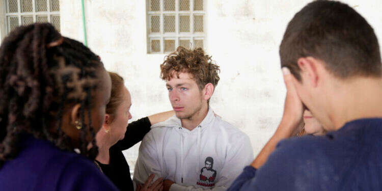 ניסו להבריח נמלים מקניה – ונעצרו על סחר בבעלי חיים