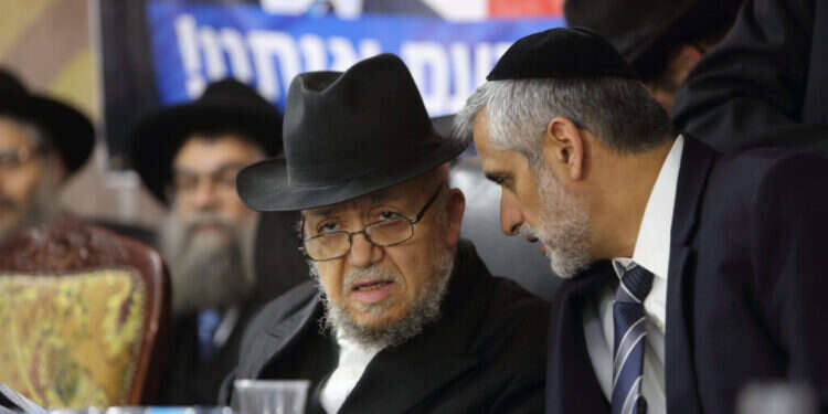 אלי ישי עם הרב מאזוז בשנת 2014. צילום: פלאש 90