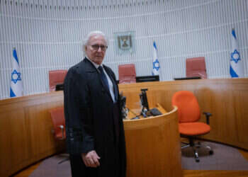 שידור חי: שופטי העליון דנים בפיטורי ראש השב"כ