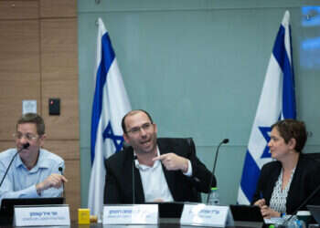 רוטמן בוועדת חוקה, חוק ומשפט, בחודש הקודם. צילום: יונתן זינדל, פלאש 90 רוטמן בוועדת חוקה, חוק ומשפט, בחודש הקודם. צילום: יונתן זינדל, פלאש 90