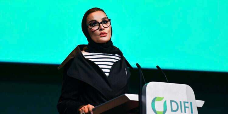 מוזה נואמת בועידת המשפחה בקטאר, צילום: גטי אימג'יס  מבתו של מתנגד משטר שגורש מקטאר, לאישה החזקה ביותר בנסיכות