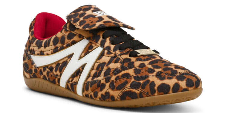 סטיב מאדן. צילום: יח סניקרס לכל מצב: הטרנדים שחייבים להכיר בקיץ 2025