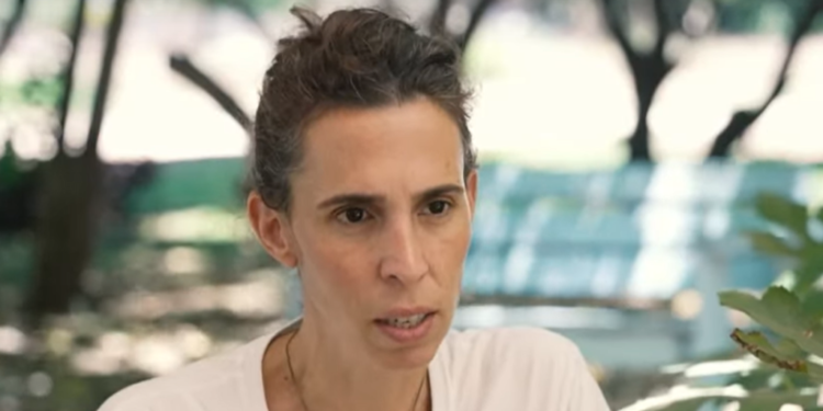 ג'ני סבידיה. צילום מסך מיוטיוב שורדת הנובה ואחות שכולה ש"מעניקה תקווה וכוח": ג'ני סבידיה תשיא משואה