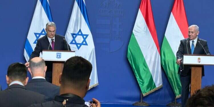 נתניהו עם אורבן במסיבת העיתונאים. צילום: חגי סגל הבשורה בביקור נתניהו בהונגריה: אורבן פורש מבית הדין הפלילי הבינלאומי בהאג