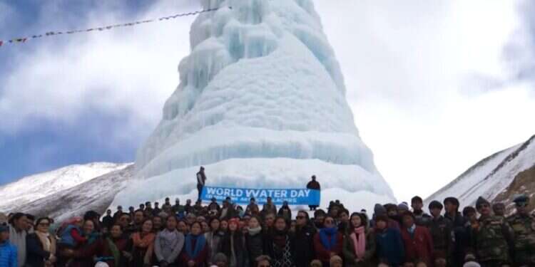 קרחונים מלאכותיים: השיטה הפקיסטנית להשקיית השדות בקיץ
