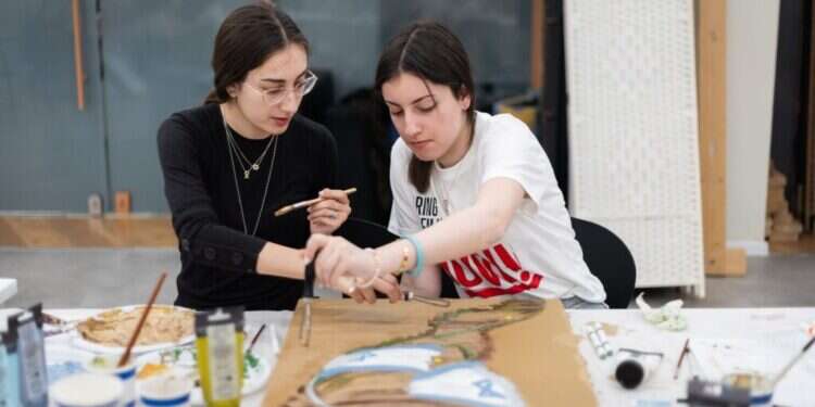 נחלצים מהמסגרת: תערוכת ציורים של שורדי שבי לקראת יום העצמאות