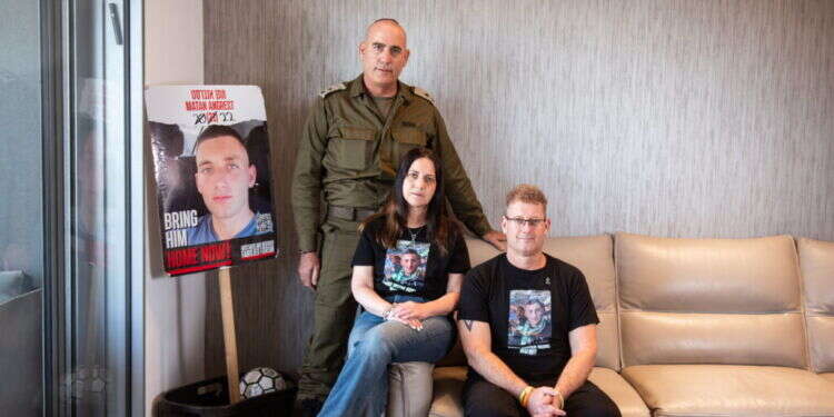 ענת וחגי אנגרסט וסא ענת וחגי אנגרסט וסא"ל במיל' ניר ישראלי. צילום: אביטל הירש