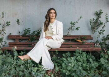 חיה בוקובזה. צילום: אבישג שאר-ישוב, איפור ושיער: דניאל בר דוד. סטיילינג: מעין רתם ברש