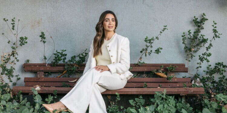 חיה בוקובזה. צילום: אבישג שאר-ישוב, איפור ושיער: דניאל בר דוד. סטיילינג: מעין רתם ברש חיה בוקובזה. צילום: אבישג שאר-ישוב, איפור ושיער: דניאל בר דוד. סטיילינג: מעין רתם ברש