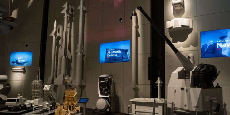 עלייה של 60 אחוזים ברווחים. מרכז המבקרים של רפאל. צילום: אייל מרגולין - ג׳יני ותודה להייטק ולחוב־תוצר: המדריך המלא לאופטימיות כלכלית