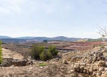 תצפית מתל שילה לעבר השומרון. צילום: שאטרסטוק מסלולים בעקבות דמויות התנ"ך, בר כוכבא וגיבורי חרבות ברזל