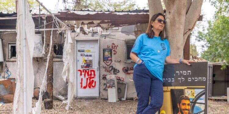 יעל אדר: תמיר נפל בקרב על הבית, נלחם במשך שעתיים וחצי מול יותר מ־150 מחבלים. צילום: יוסי אלוני צפירת הזיכרון בקיבוצי הנגב המערבי: "כמה עצבות מתנקזת לדקה אחת?"