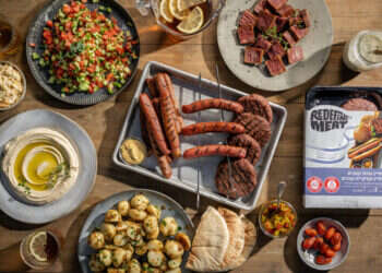 בירה "שרוליק" ונקניקייה "מוגזמת": מוצרים ליום העצמאות שאסור לפספס