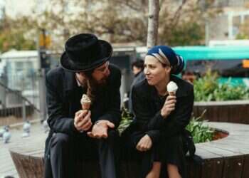 כוכבת "חתונה ממבט ראשון", היוצרת החרדית לשעבר מינדי ארליך, משיקה סרט חדש