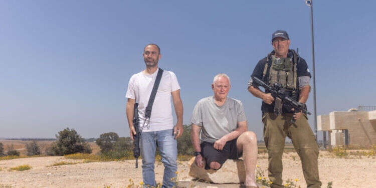 כיתת כוננות בקיבוץ מגן, צילום יוסי אלוני "בקבוצה של כיתת הכוננות התקבלה הודעה: 'חבר'ה, למי יש נשק"